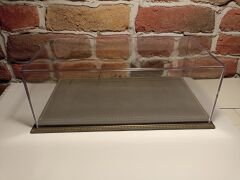 1/18 ÖLÇEK  DERİ TABANLI PLEKSİ SERGİ KUTUSU..SHOWCASE
