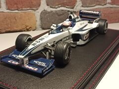 1/18 ÖLÇEK DEERİ TABANLI PLEKSİ SERGİ KUTUSU.