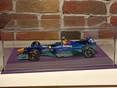 1/18 ÖLÇEK MODELLER İÇİN'MOR DERİ,MOR İPLİK'TABANLI PLEKSİ KUTU.CASE