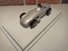 METAL MODELLER İÇİN,DERİ TABANLI 1/18 ÖLÇEK PLEKSİ KUTU.CASE.