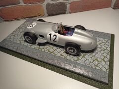 1/18 ÖLÇEKLİ PLEKSİ SERGİ KUTUSU.CASE