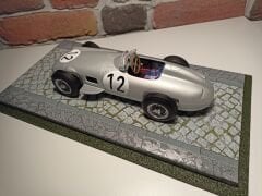 1/18 ÖLÇEKLİ'PARKE TAŞLI KALDIRIMLI YOL' DESENLİ PLEKSİ KUTU,CASE