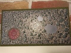 1/18 ÖLÇEKLİ MODELLER İÇİN,'YOL DESENLİ' PLEKSİ KUTU.CASE