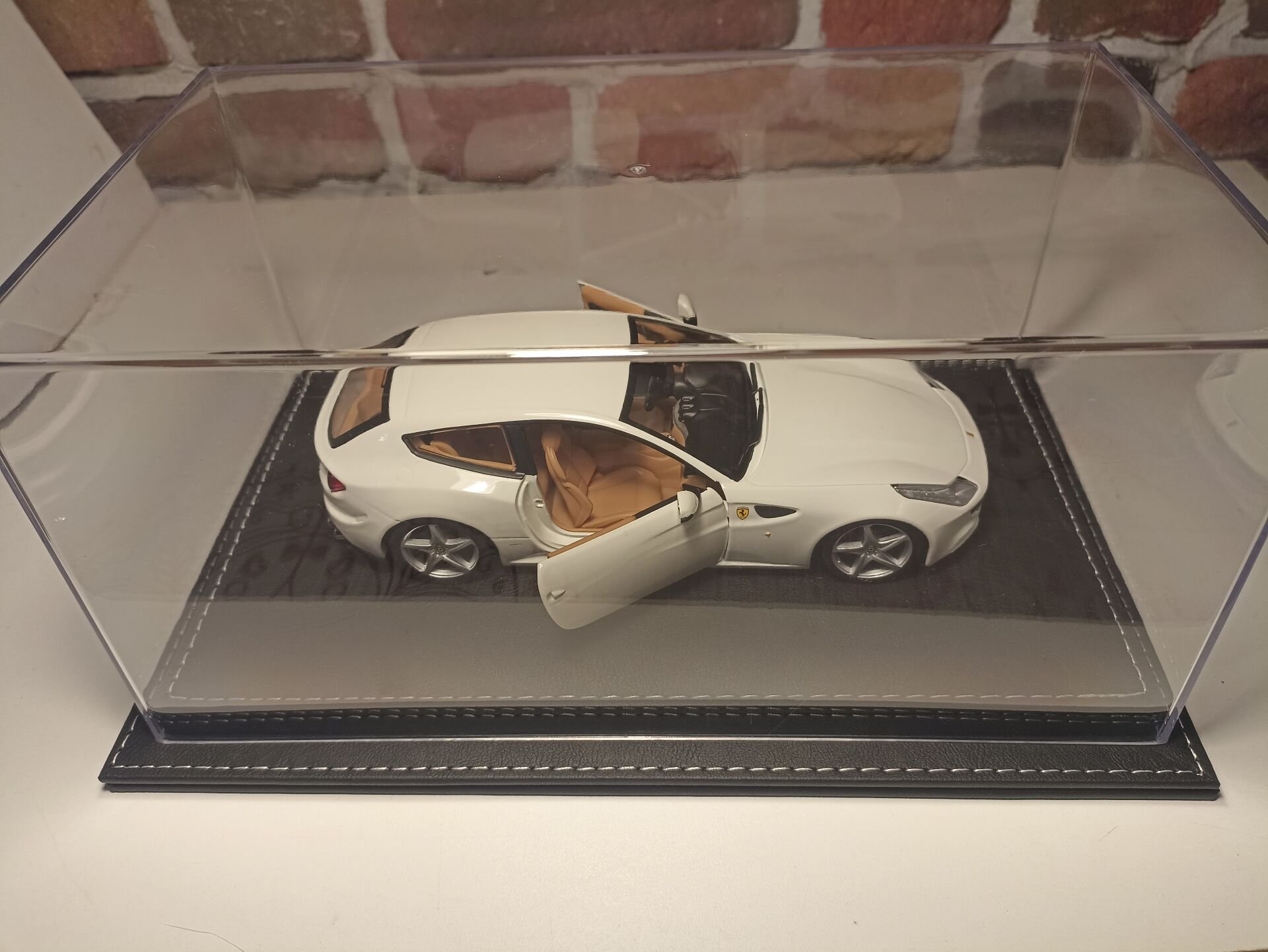 1/24 ÖLÇEK PLEKSİ SERGİ KUTUSU.CASE