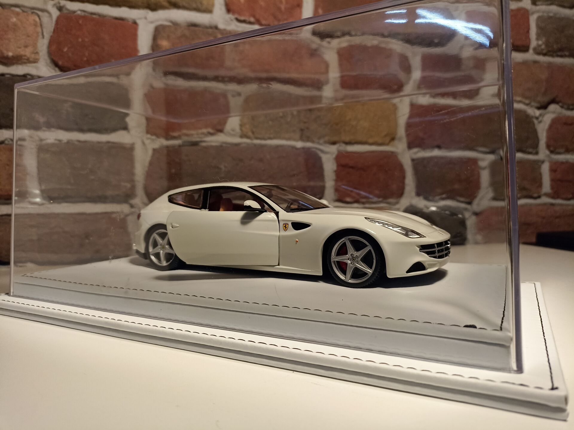 1/24 ÖLÇEK PLEKSİ SERGİ KUTUSU.CASE