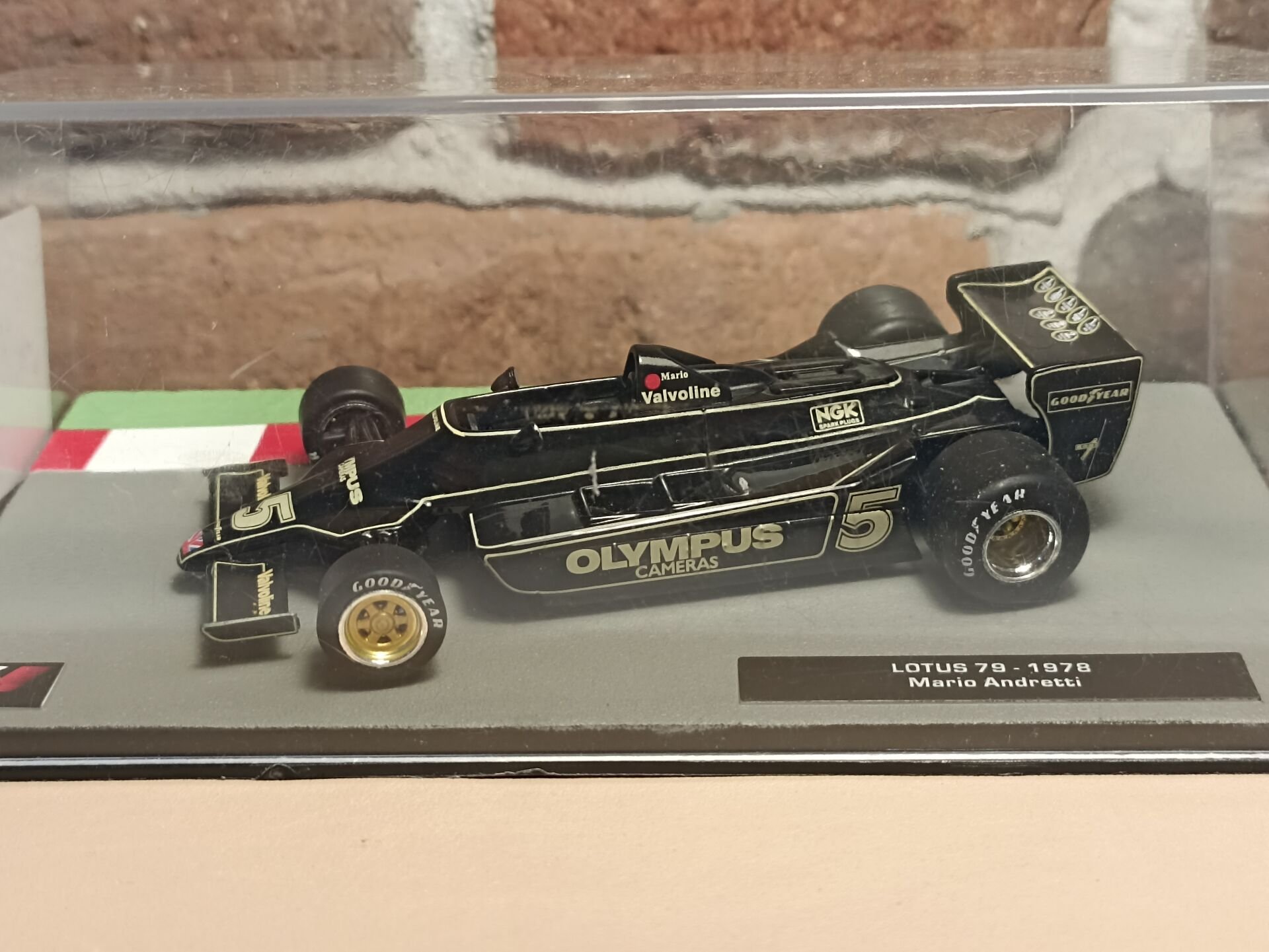 1/43 ÖLÇEK   FORMULA 1  ARABASI