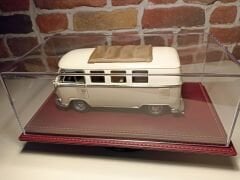 1/18 ÖLÇEK DERİ TABANLI PLEKSİ SERGİ KUTUSU.CASE