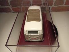 1/18 ÖLÇEK DERİ TABANLI PLEKSİ SERGİ KUTUSU.CASE