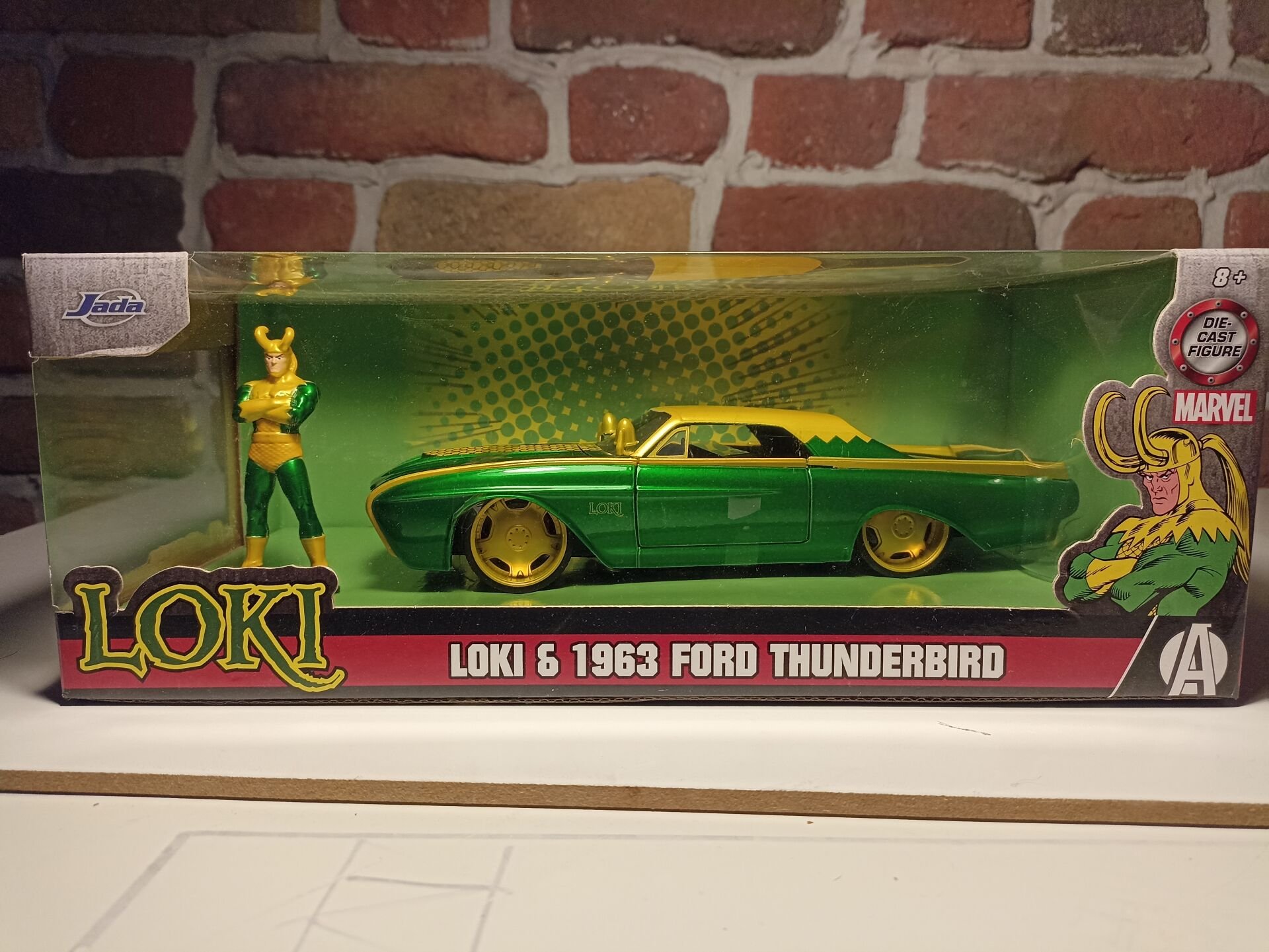 JADA TOYS 1/24 LOKİ & 1963 FORD.