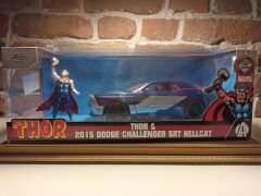 JADA TOYS 1/24  THOR & 2015 DODGE CHALLENGER SRT HELLCAT.
