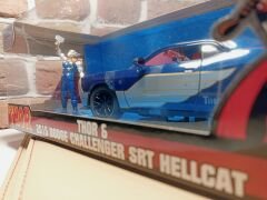 JADA TOYS 1/24  THOR & 2015 DODGE CHALLENGER SRT HELLCAT.