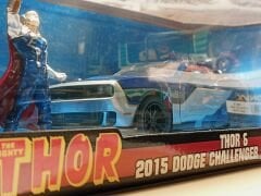 JADA TOYS 1/24  THOR & 2015 DODGE CHALLENGER SRT HELLCAT.