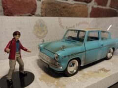 JADA TOYS 1/24 HARRY POTTER & 1959 FORD ANGELIA