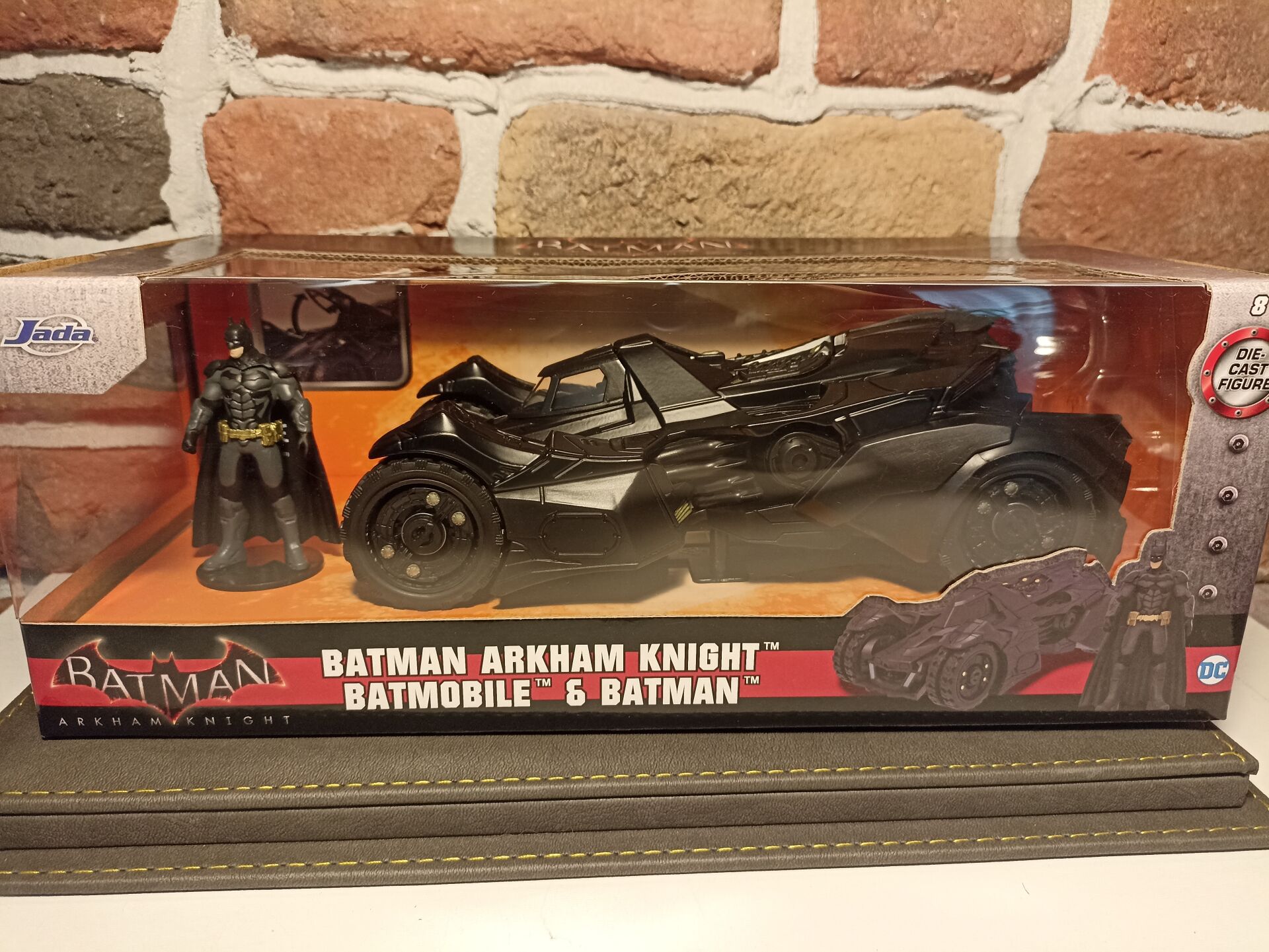 JADA TOYS 1/24 BATMAN ARKHAM KNIGHT