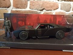 JADA TOYS 1/18 BATMAN & BATMOBİLE