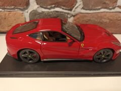 BURAGO 1/24 FERRARİ F12 BERLİNETTA