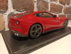 BURAGO 1/24 FERRARİ F12 BERLİNETTA