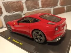 BURAGO 1/24 FERRARİ F12 BERLİNETTA