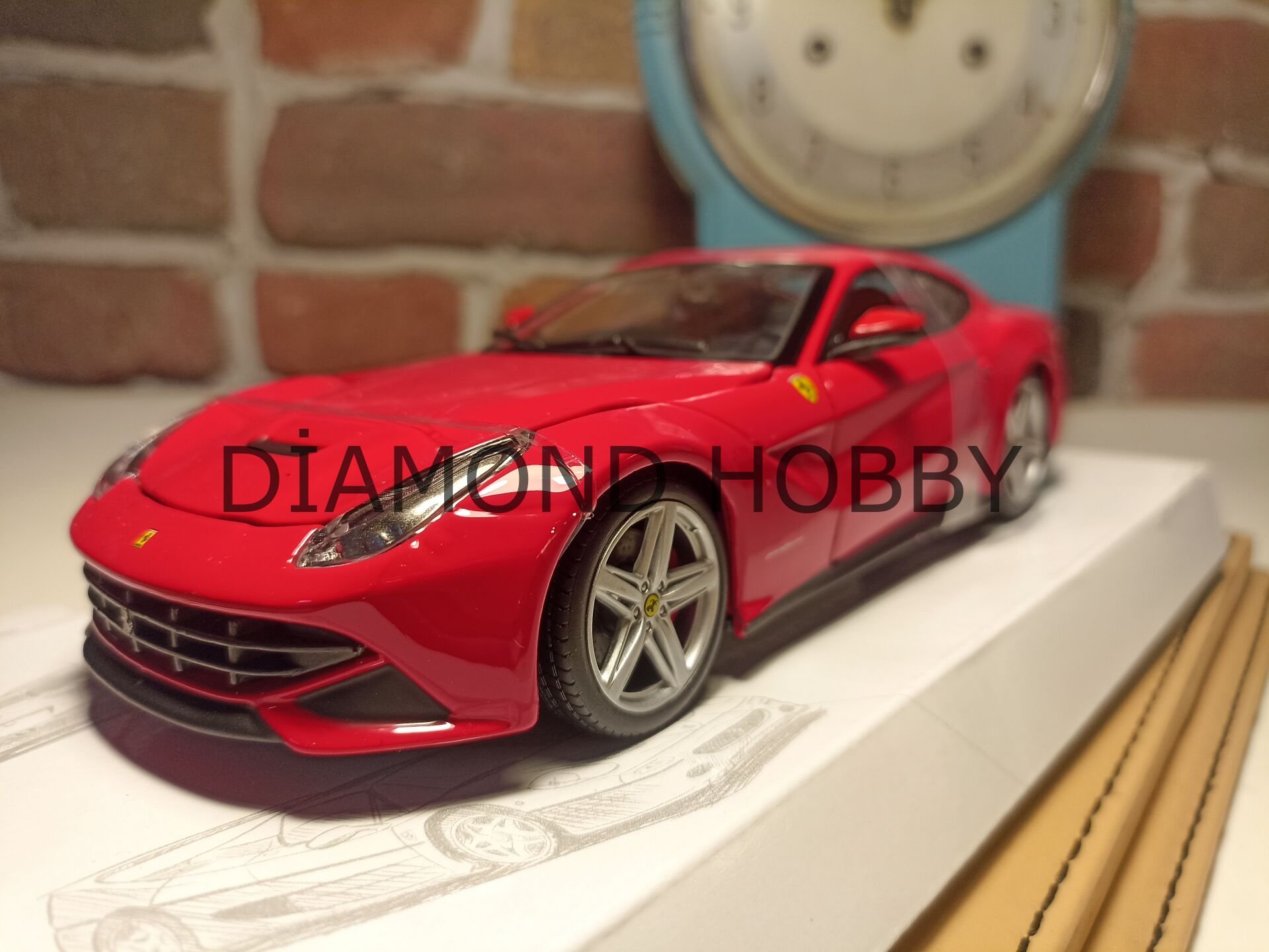 BURAGO 1/24 FERRARİ F12 BERLİNETTA