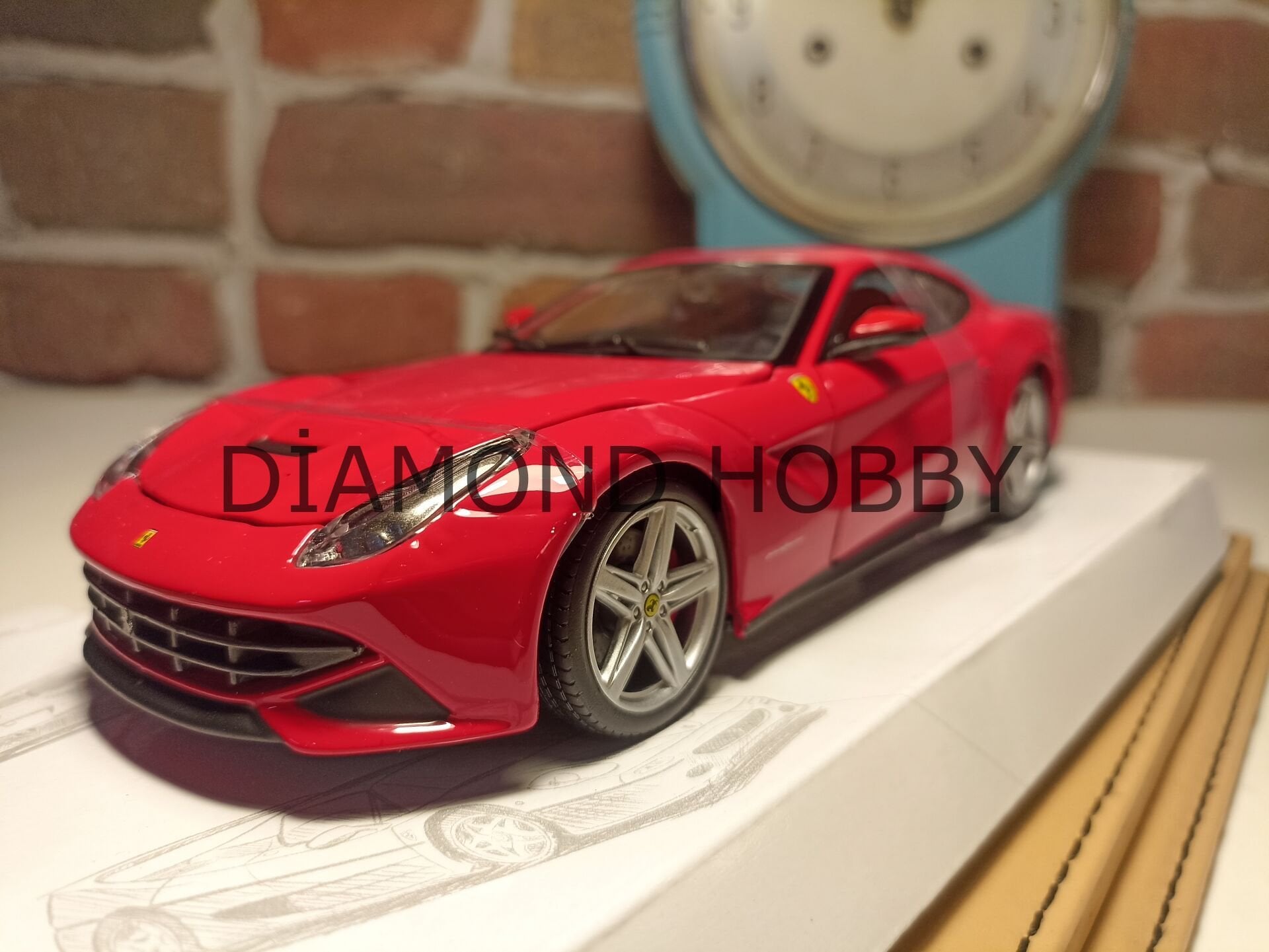BURAGO 1/24 FERRARİ F12 BERLİNETTA