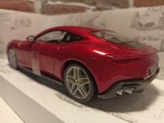 BURAGO 1/24 FERRARİ ROMA KIRMIZI