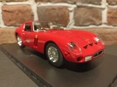 BURAGO 1/24 FERRARİ 250 GTO-1962