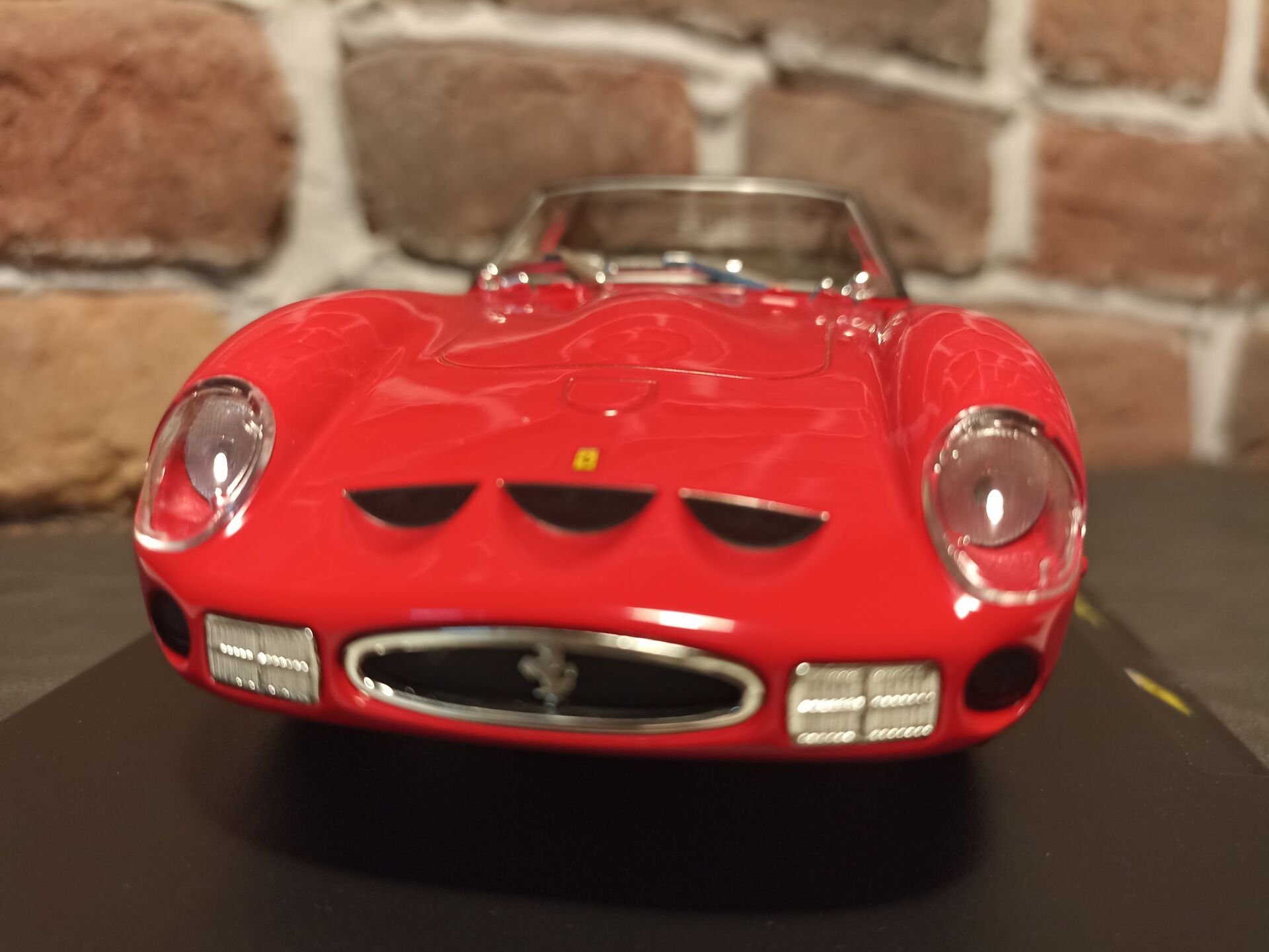 BURAGO 1/24 FERRARİ 250 GTO-1962