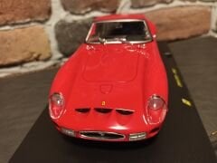 BURAGO 1/24 FERRARİ 250 GTO-1962
