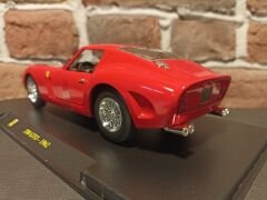 BURAGO 1/24 FERRARİ 250 GTO-1962