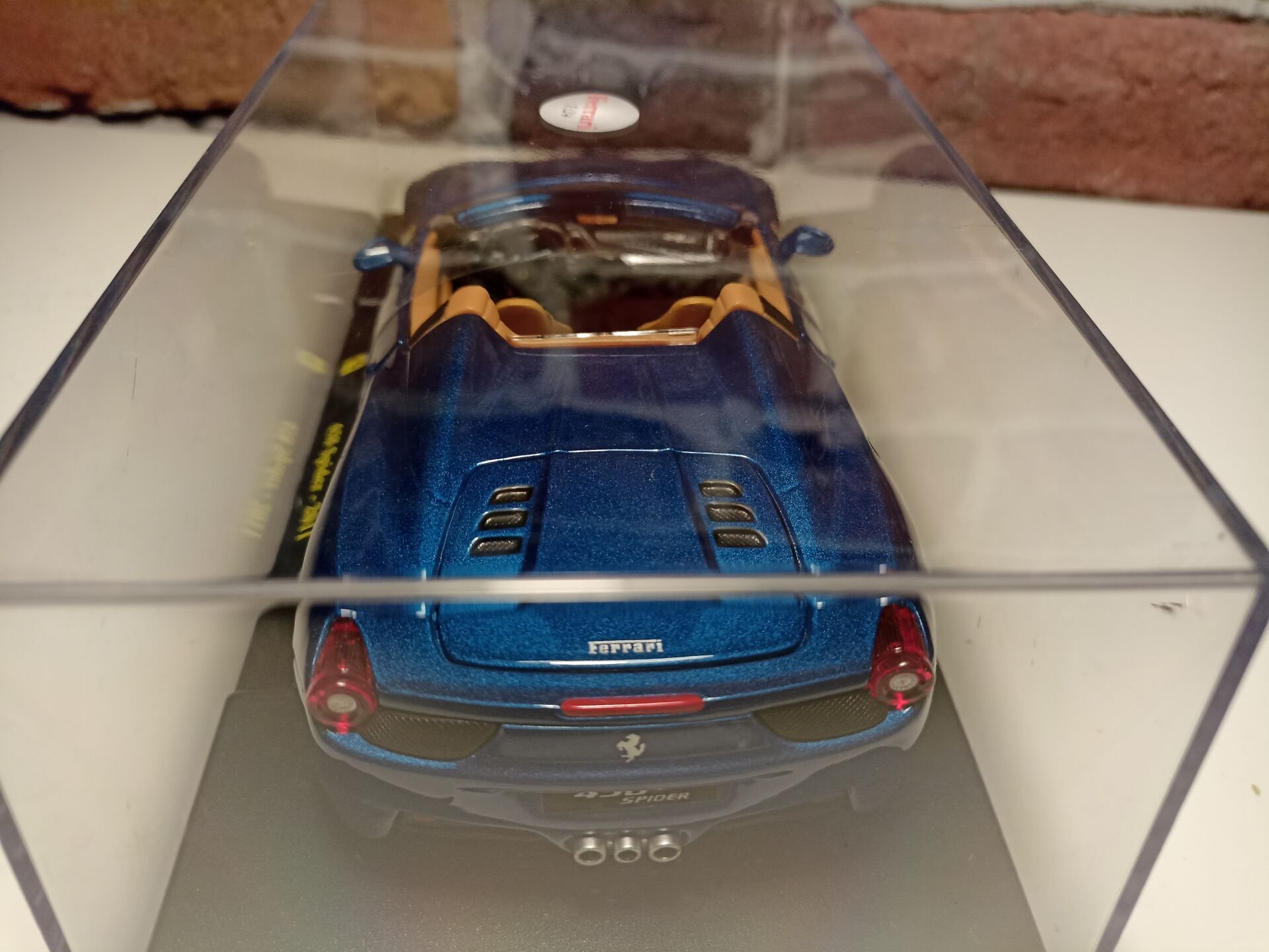 BURAGO 1/24 FERRARİ 458 Spider-2011