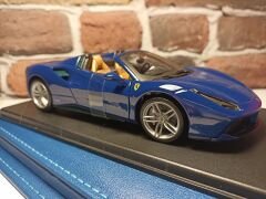 BURAGO 1/24 FERRARİ 488 Spider