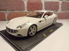 BURAGO 1/24 FERRARİ FF-2011