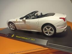 BURAGO 1/24 FERRARİ California T-2014