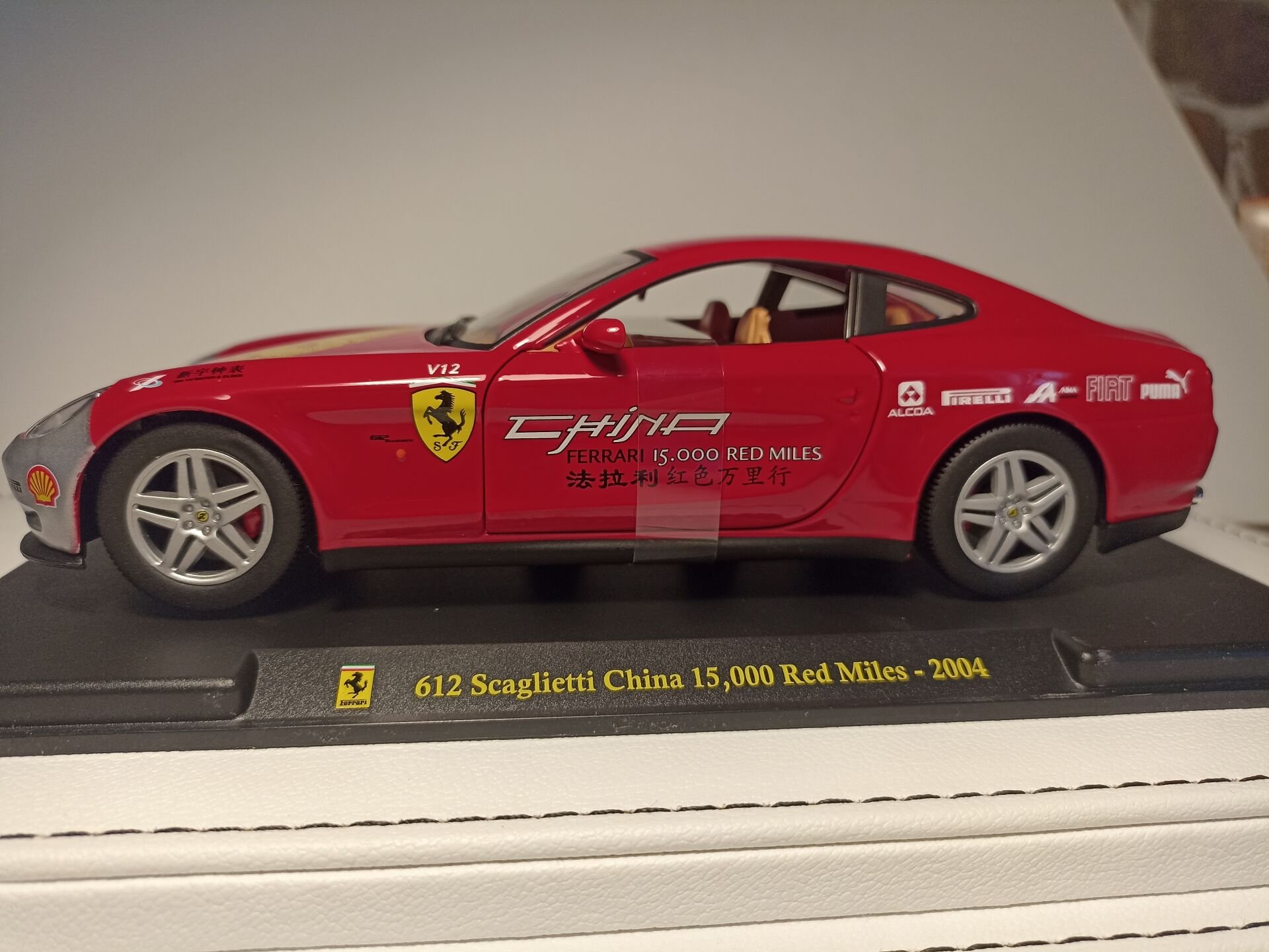 BURAGO 1/24 FERRARİ 612 Scalietti China