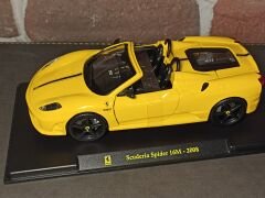 BURAGO 1/24 FERRARİ Scuderia Spider