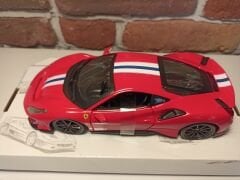 BURAGO 1/24 FERRARİ 488 Pista