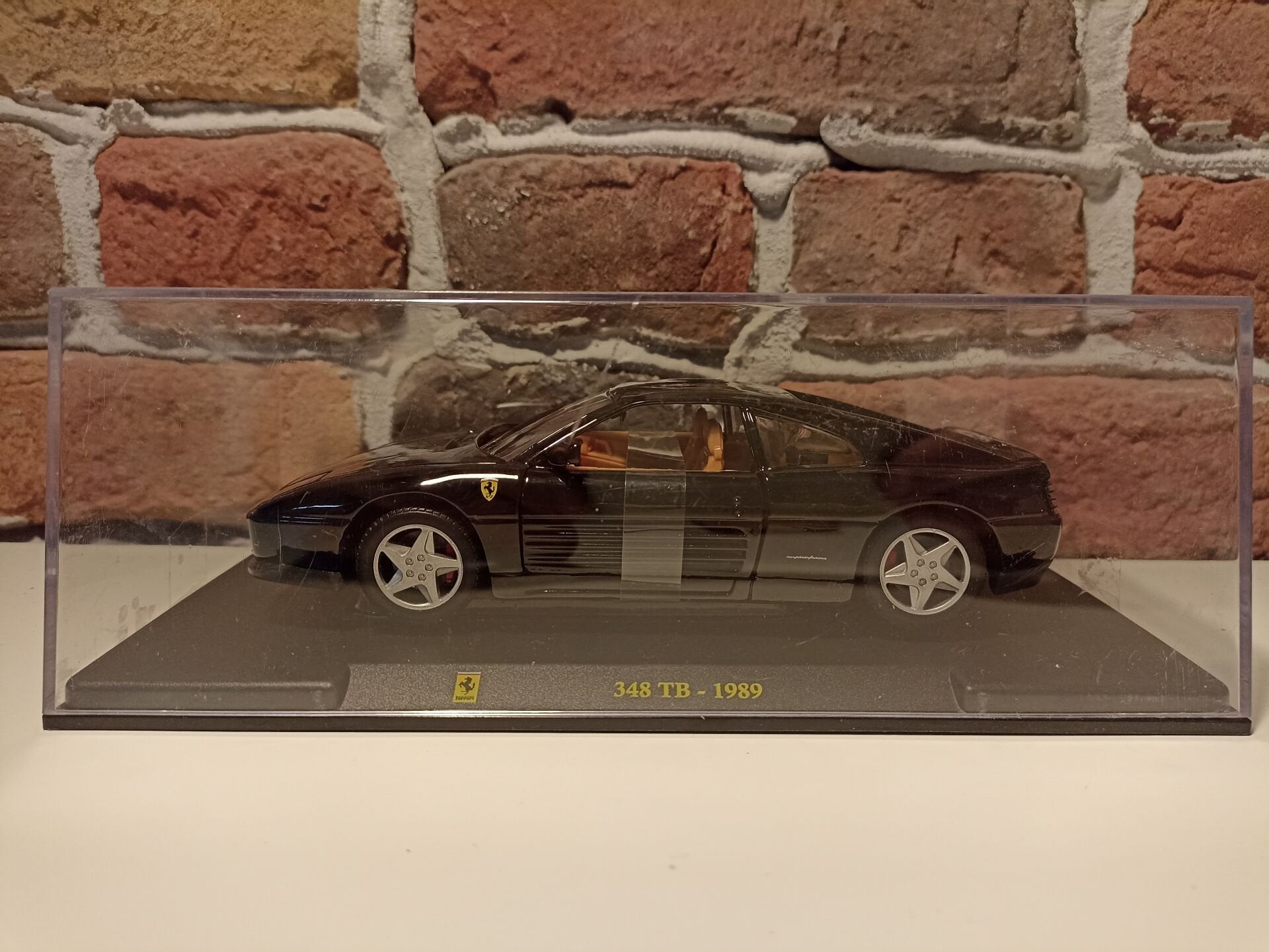 BURAGO 1/24 FERRARİ 348 TB-1989..
