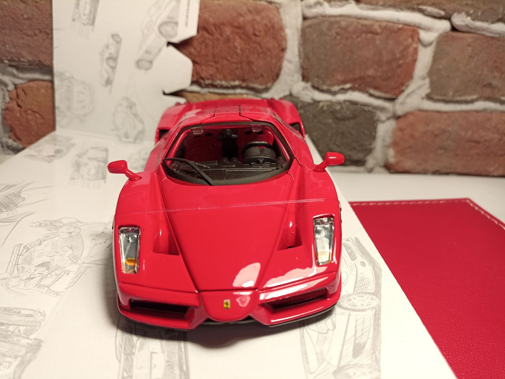BURAGO 1/24 FERRARİ ENZO