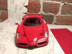BURAGO 1/24 FERRARİ ENZO