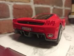BURAGO 1/24 FERRARİ ENZO