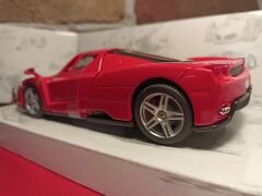 BURAGO 1/24 FERRARİ ENZO