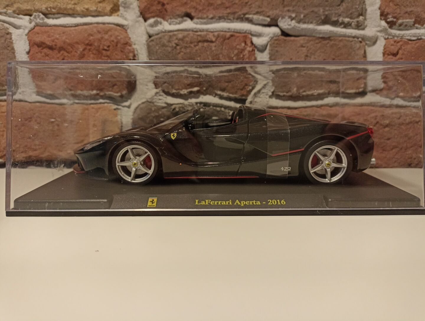 BURAGO 1/24 FERRARİ LAFERRARİ APERTA