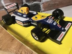 BURAGO 1/24 FORMULA 1 WILLAMS RENAULT