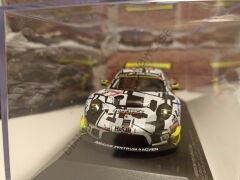 İXO 1/43  PORSCHE 911 GT3 R  no 8