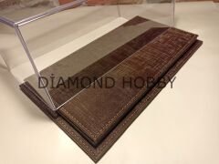 PLEKSİ SERGİ KUTUSU.. 1/18 ÖLÇEK DERİ TABANLI