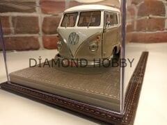 PLEKSİ SERGİ KUTUSU.. 1/18 ÖLÇEK DERİ TABANLI