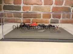 1/18 ÖLÇEK MODELLER İÇİN,SİYAH DERİ SARI DİKİŞ RENK, PLEKSİ KUTU,CASE.