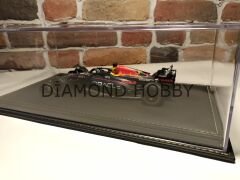 PLEKSİ SERGİ KUTUSU.. 1/18 ÖLÇEK DERİ TABANLI