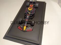 1/18 ÖLÇEK MODELLER İÇİN,SİYAH DERİ SARI DİKİŞ RENK, PLEKSİ KUTU,CASE.