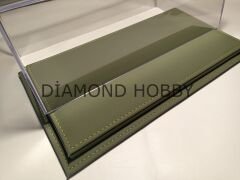 PLEKSİ SERGİ KUTUSU.. 1/18 ÖLÇEK DERİ TABANLI